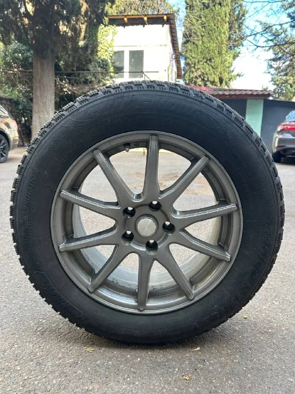 Комплект зимової гуми на дисках 225/60 R17 1