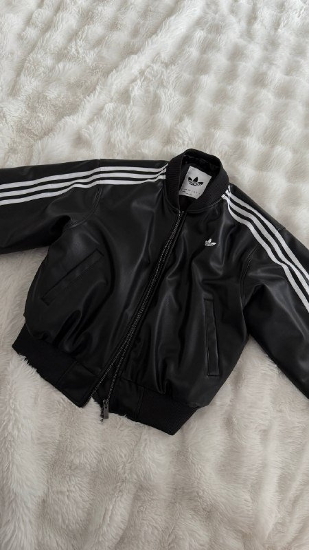 Куртка Adidas оригинал размер S