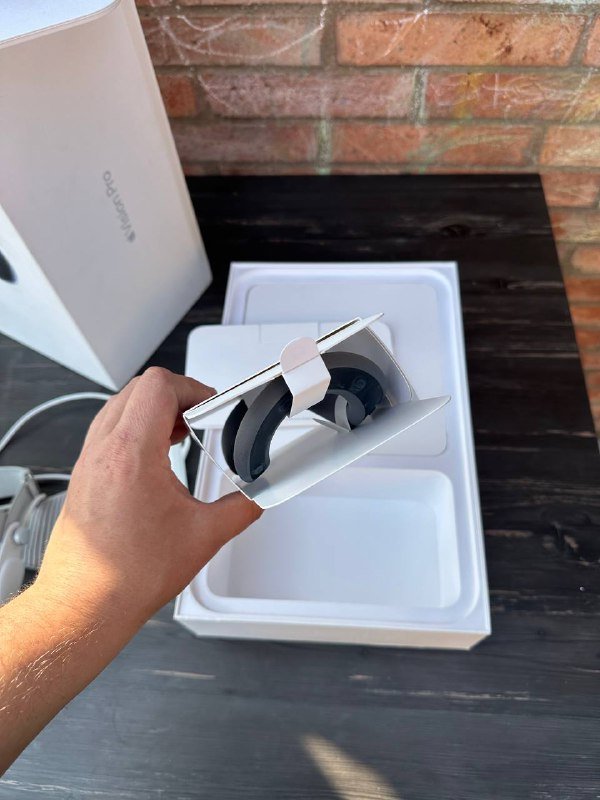 Apple Vision Pro M2 1TB полный комплект 6