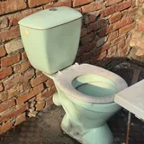 Ванная пластиковая, унитаз 2