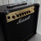 Marshall MG15R комбоусилитель, педаль эффектов 2