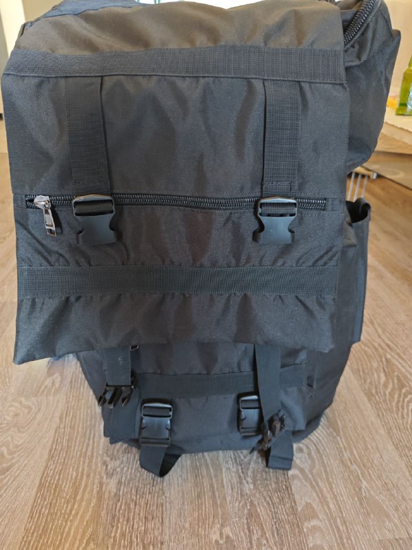 Туристический рюкзак, геймпад Xbox, наушники HyperX, витамины 3