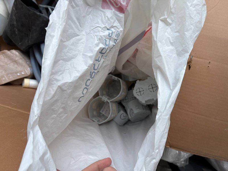 Коробка с лампами, трубки, подразетники и СВП 2