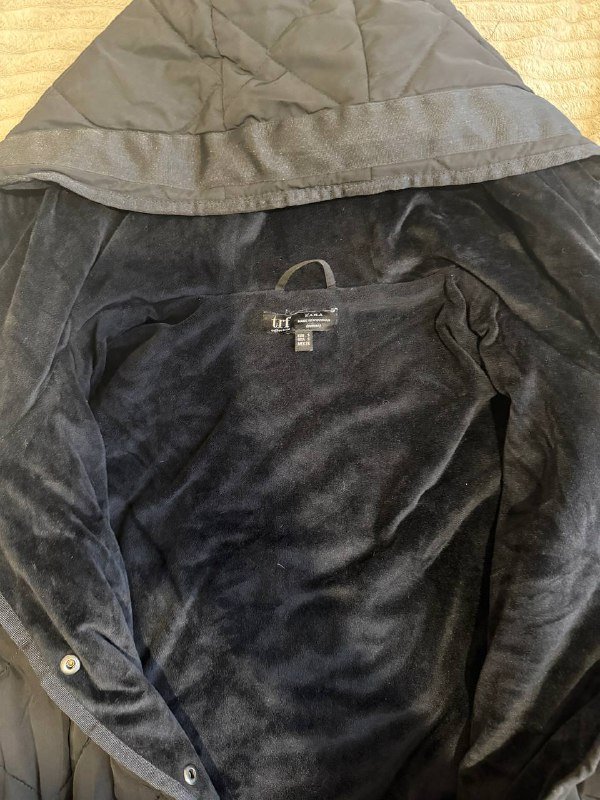 Шубка, дубленка Zara, безрукавка Zara, дождевик, куртка стеганая Zara, меховая куртка Levi’s 8