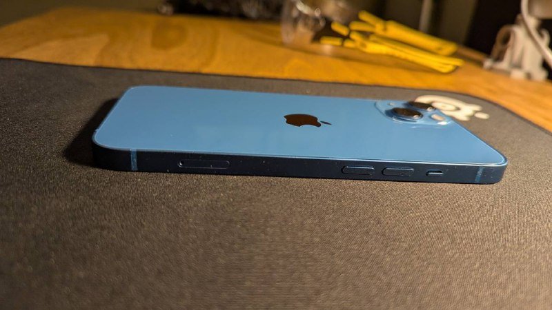iPhone 13 7