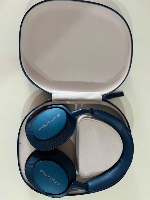 Bowers&Wilkins Px7 S2 беспроводные наушники с чехлом 3