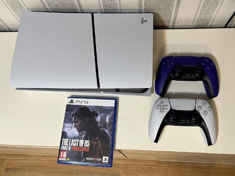 PS5 Slim 1 ТБ, контроллеры, игра The Last of Us Part II