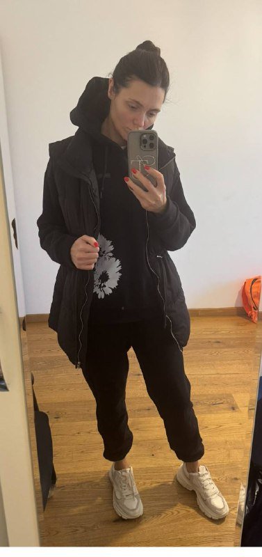 Костюм на флисе, Жилетка черная, Кроссовки р.39