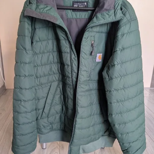 Куртка Carhartt, смартфон Doov R77