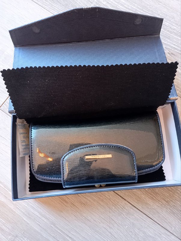 Кошельки новые в коробке