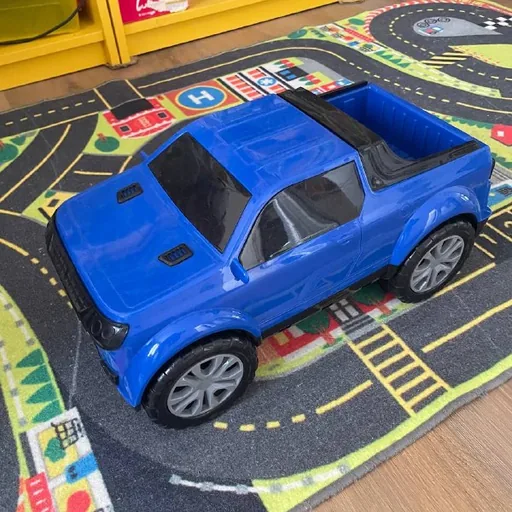 Large toy jeep