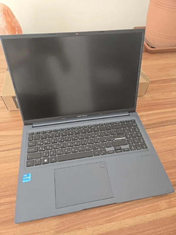 ASUS Vivobook ноутбук 1