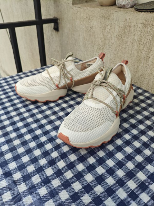 Оригинальные женские кроссовки Sorel Kinetic Impact Lace Up