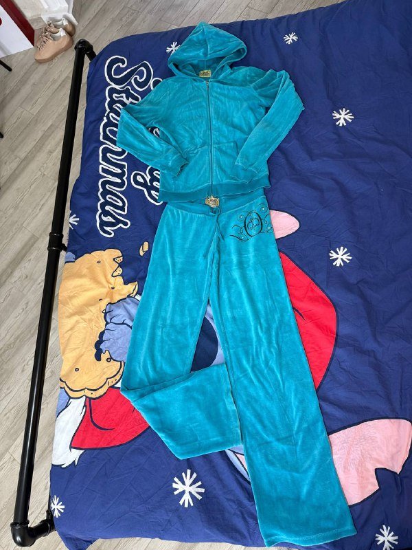 Костюмы женские Guess, Juicy Couture, Amisu, Tommy Jeans 2