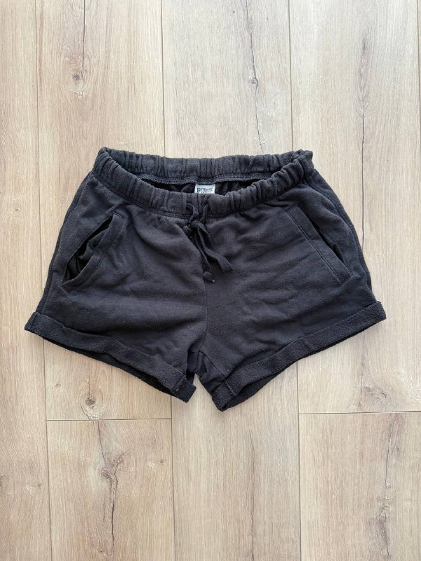 Платье Zara, Платье Nike, Футболка Stradivarius, Шорты Pink, Боди черный, Шорты серые, Топ, Сумка бежевая, Мокасины LP, Ночнушка 4
