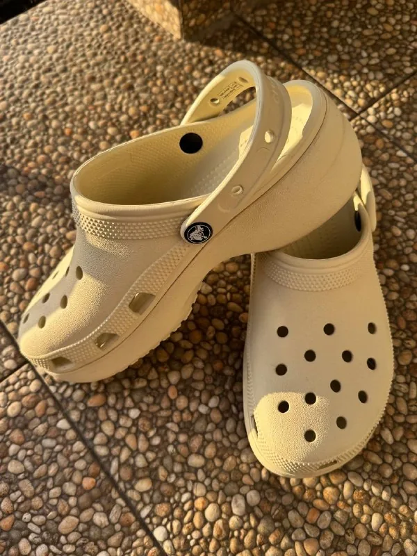 Crocs 1