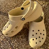 Crocs 1