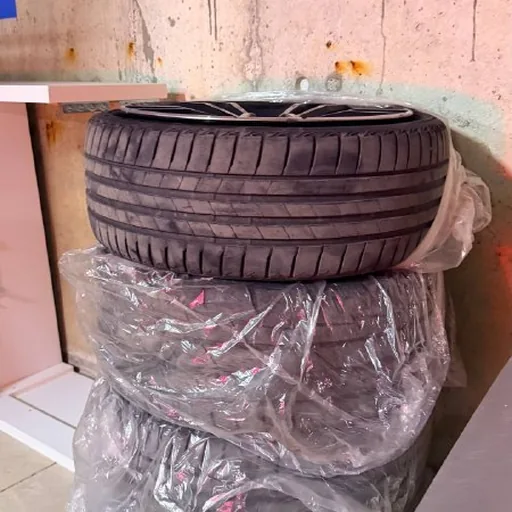 ორიგინალი დისკების კომპლექტი 225/40 R19, 255/35 R19