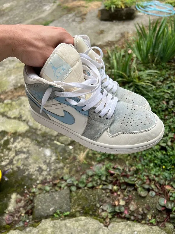 Кроссовки Air Jordan 1