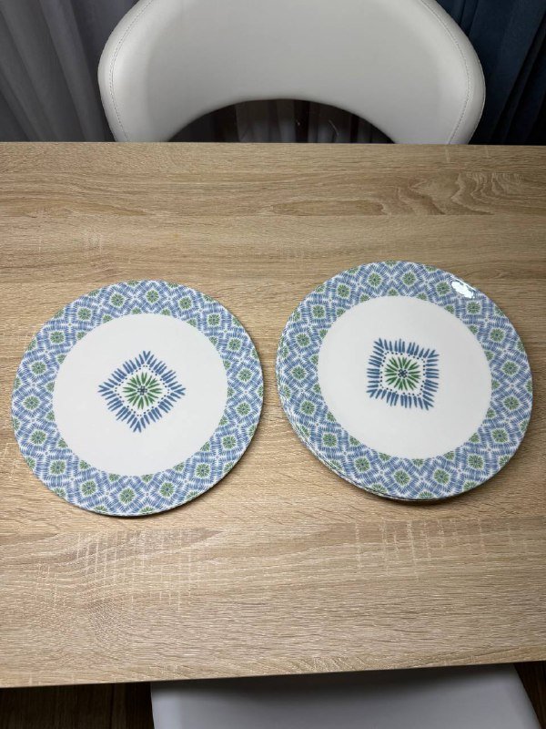 электрогриль, тарелки сервировочные, салатница, сковородка, вазы 2