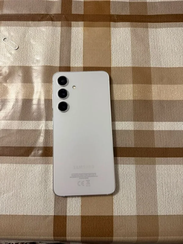 Samsung S24 128GB 1
