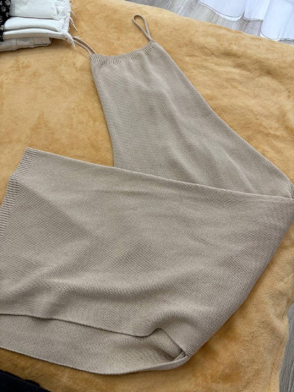 Длинное бежевое платье 3