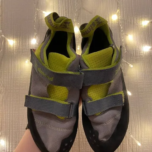 Скальные туфли Simond