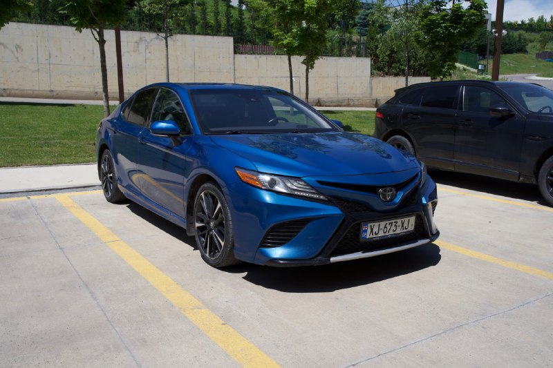 Toyota Camry XLE 2018 5