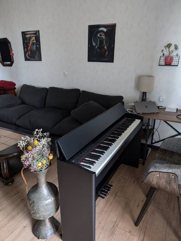 Roland f701 digital piano