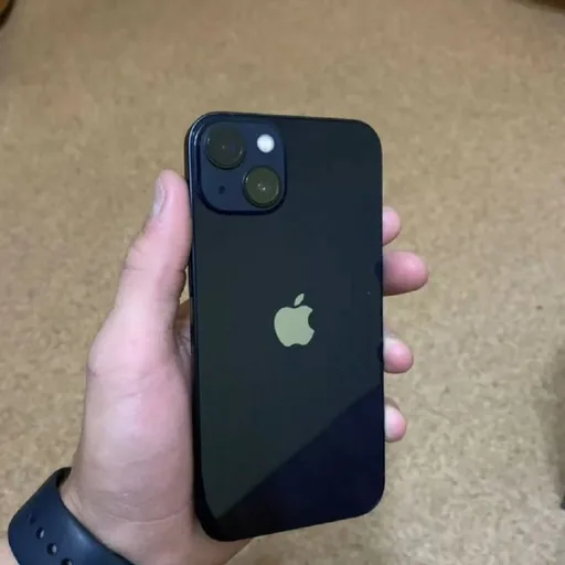 iPhone 13 256GB с чехлом