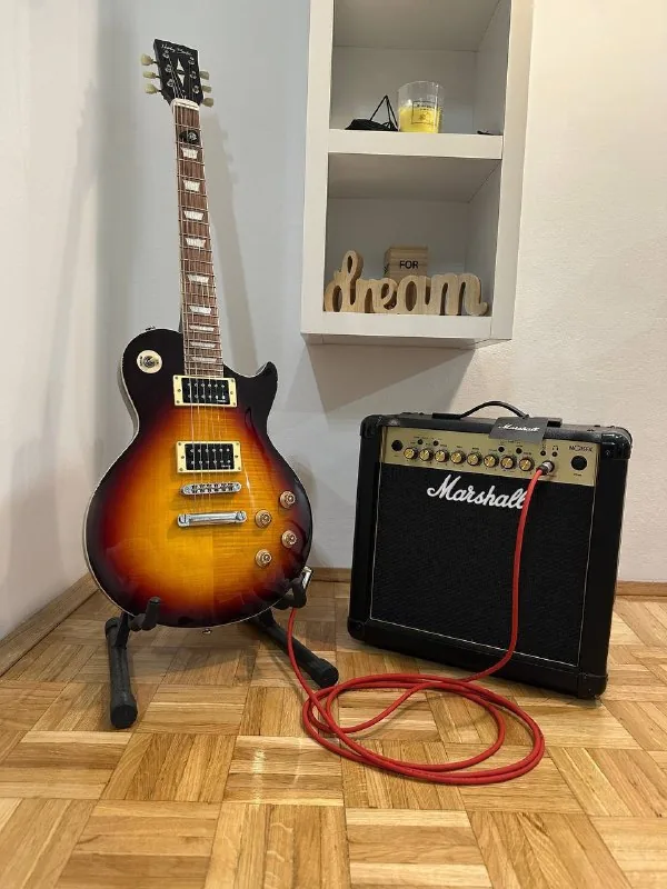 Гитара Harley Benton SC-550 SL, Marshall MG15GFX усилитель 1