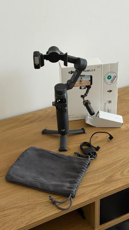 DJI Osmo Mobile 8 гімбал