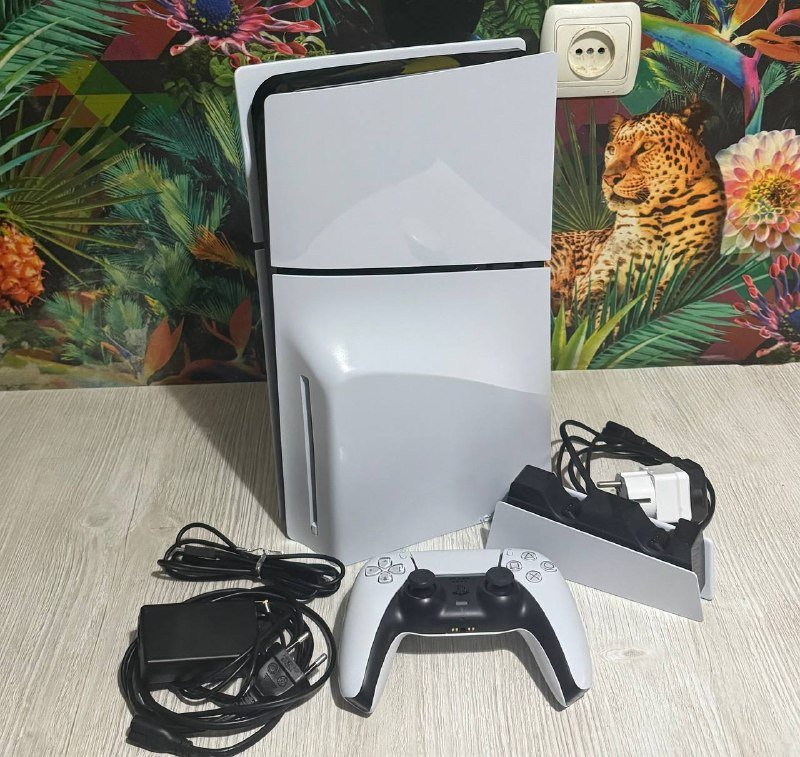 PS5 Slim, джойстик, зарядное устройство