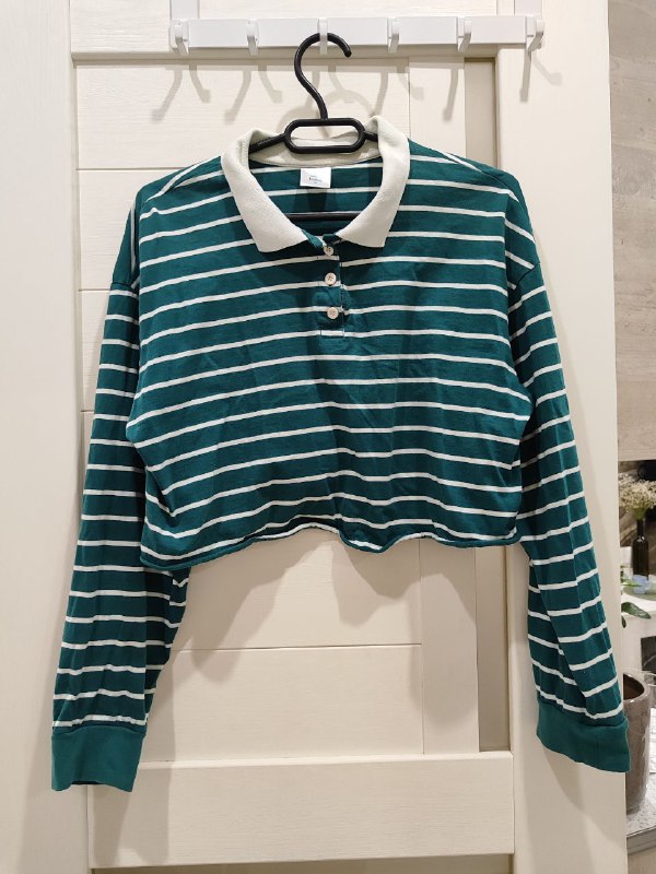 Белая кофта, черная майка, белая майка, клетчатая рубашка, полосатая кофта 5