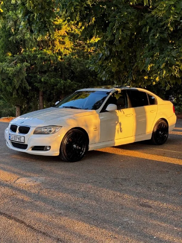 BMW 3 Series E90 1
