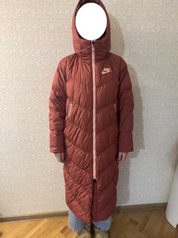 Пальто-пуховик женское с капюшоном Nike бордовое 2