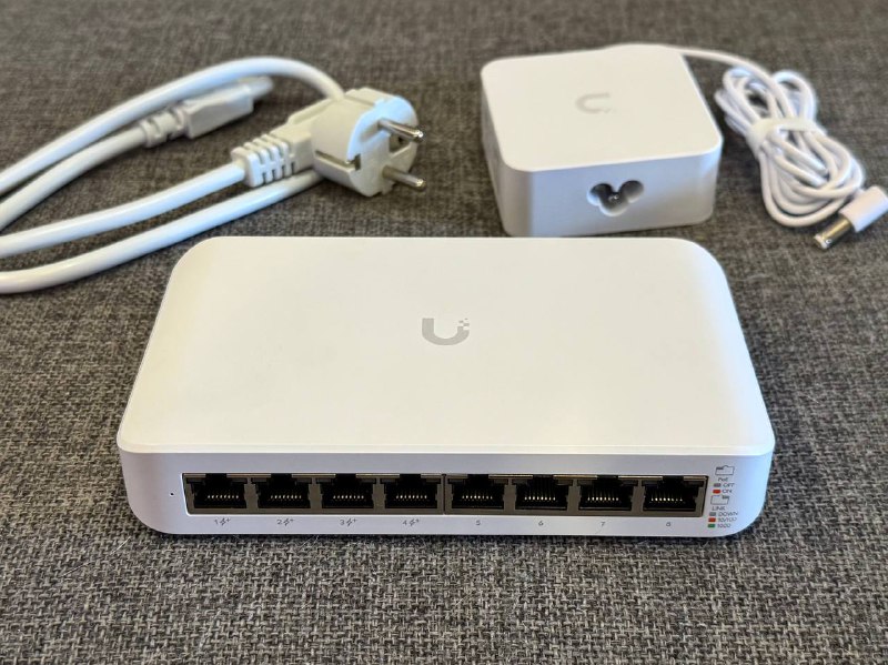 Коммутатор UniFi Switch Lite 8 PoE