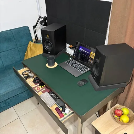 Стол DIY из фанеры с ящиком