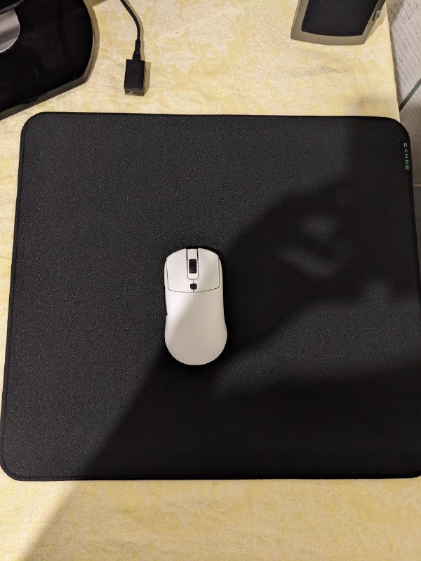 Razer Strider Large gaming mouse mat 6