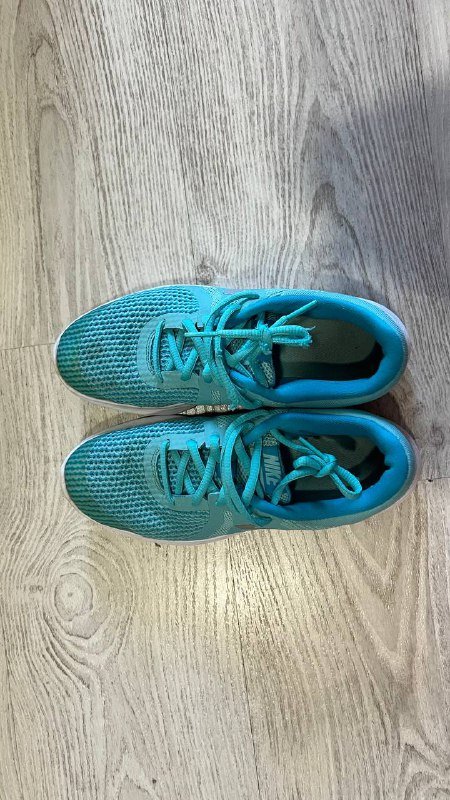 Кроссовки Nike Revolution 4, размер 38