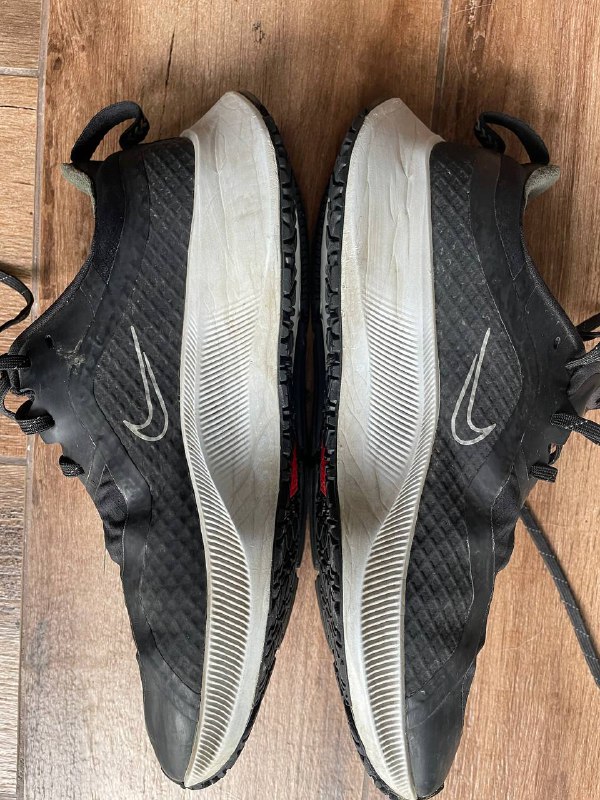 Кроссовки Nike беговые, размер 42.5 EUR 6
