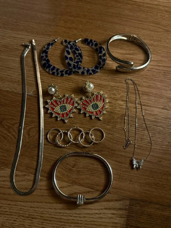 Бижутерия, сережки, браслеты, кольца, цепочки
