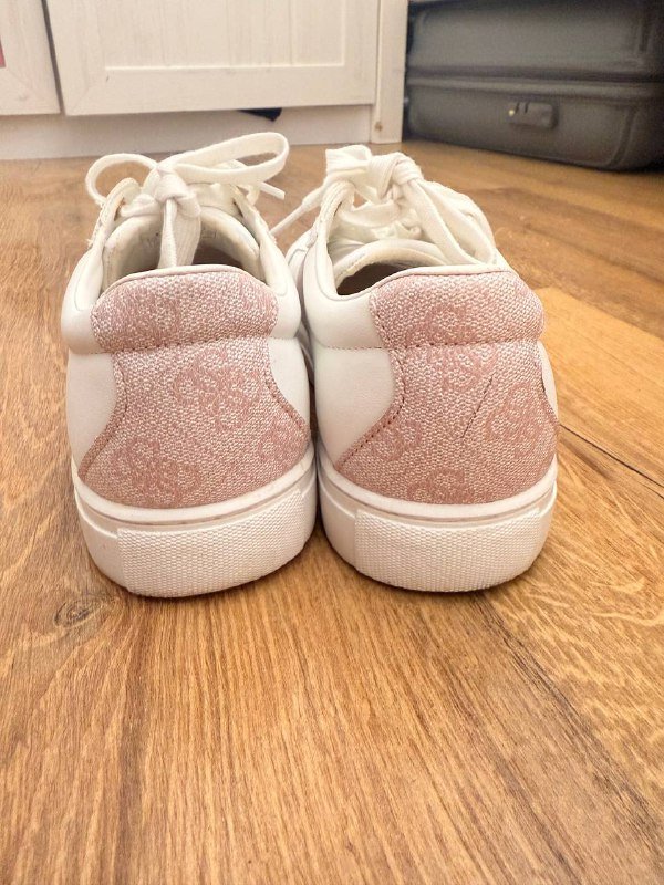 Кроссовки Guess женские оригинал 4