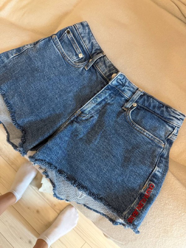 Crocs, Philips браш, дом для кота/собаки, босоножки Tommy, шлепки Tom Tailor, шорты Calvin Klein, наушники Apple air pods