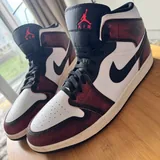 Вытяжка, сэндвичница-гриль, электрический чайник, кроссовки Air Jordan 5