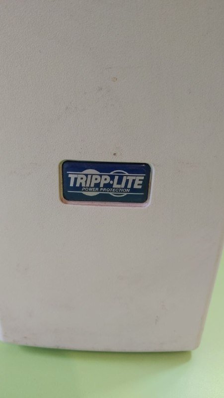 Блоки бесперебойного питания APC Back-UPS 525, Tripp-lite internet 700i 8