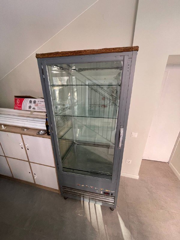 Стулья, столы, мангал, холодильник, баллон, печь 6