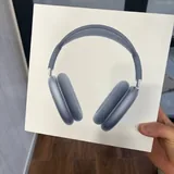 Коробка MacBook Air M5, AirPods Max 1