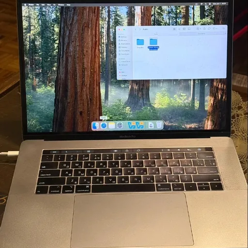 Apple MacBook Pro с тачбаром 15-inch 2018