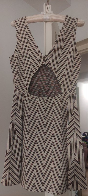 Женские платья  размер S, можно на M 4